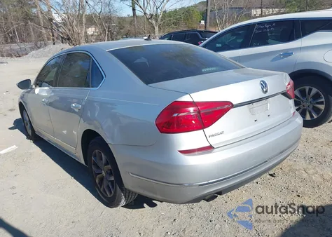 2016 Volkswagen Passat 1.8T S z USA, uszkodzony, nr VIN 1VWAS7A3XGC051124